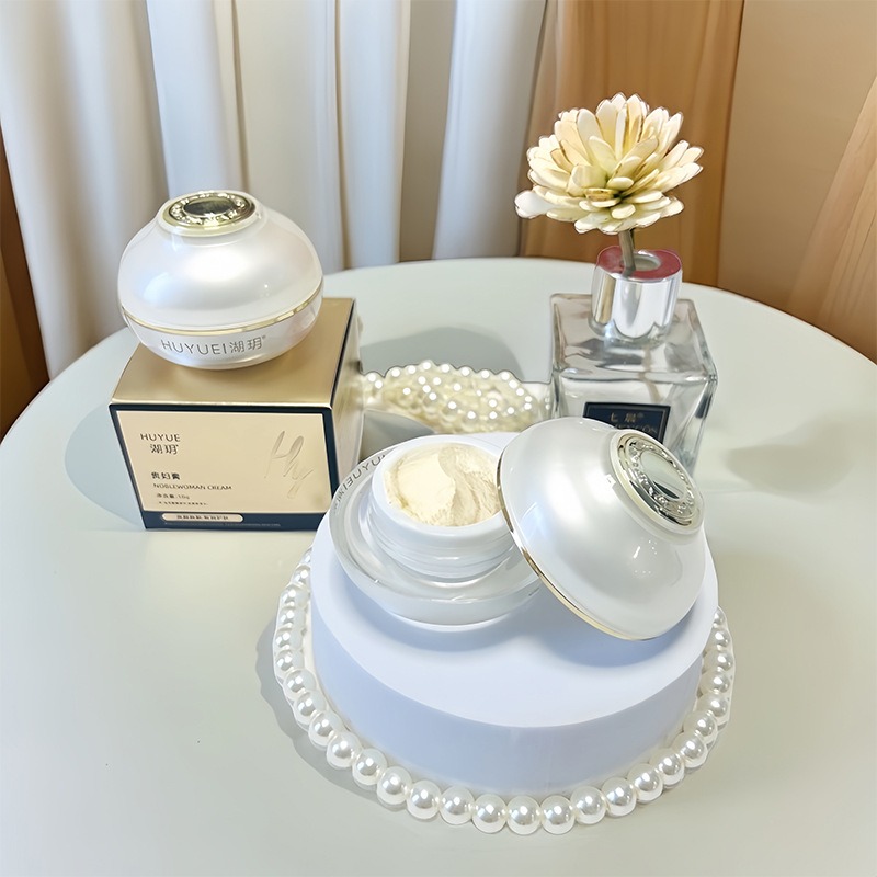 럭셔리 페이스 크림 10g 화이트 포슬린 용기 톤업 크 - Luxury Skincare Moisturizer 리뷰 및 가격